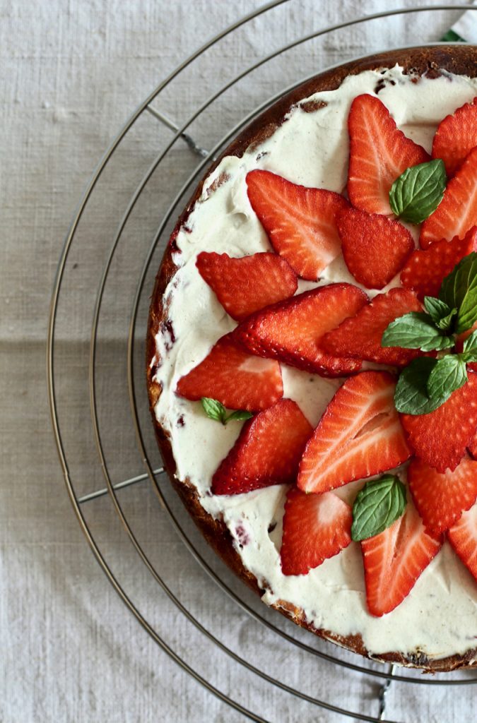 Low carb Erdbeer-Cheesecake Torte