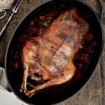 Geschmorte Gans mit Rotkraut & Nuss Soufflé