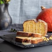 Kürbis Brot mit Mandel Glasur