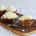 Low carb Karotten Muffins mit Zitronen Frosting