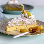 Low carb Rhabarber Biskuit Torte