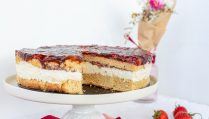 Low carb Erdbeer-Käse-Sahne Torte