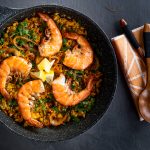 Low carb Paella mit Garnelen