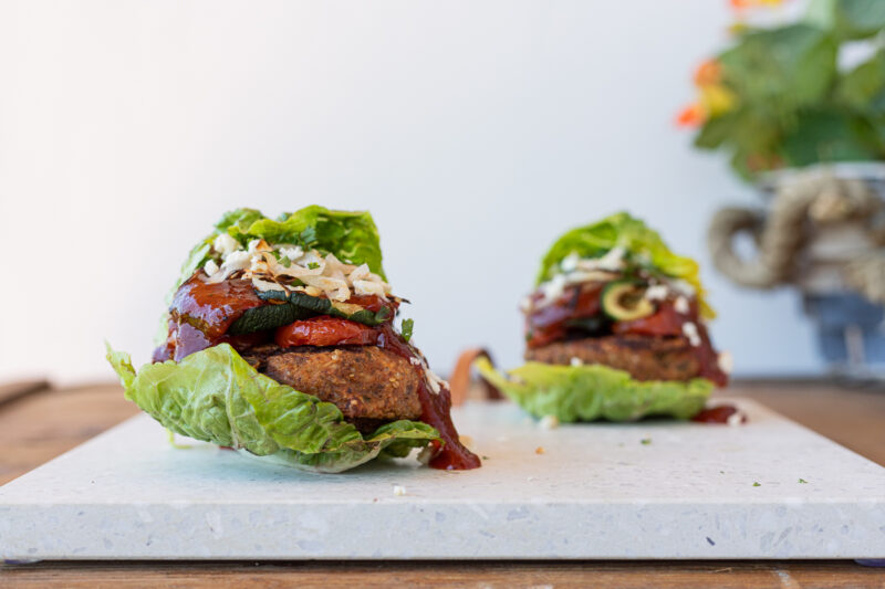 Low carb Veggie Burger mit QuinoaKarfiol Laibchen