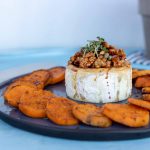 Süßkartoffel Carpaccio mit überbackenem Camembert