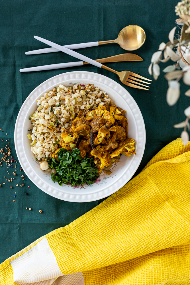 Veganes Karfiol Curry mit low carb Pastinaken Reis