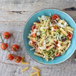Mediterraner low carb Nudelsalat