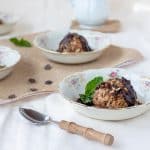 Low carb Topfen Nuss Knödel mit Schokoladen Sauce