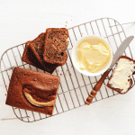 Low carb Bananenbrot mit Schokolade