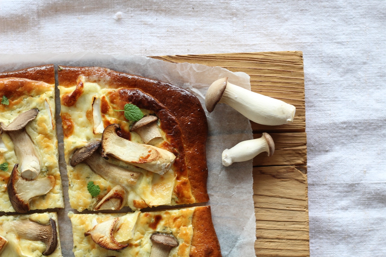 Low carb Flammkuchen mit Pilzen