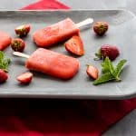 Zuckerfreies Eis am Stiel | Erdbeer-Popsicles