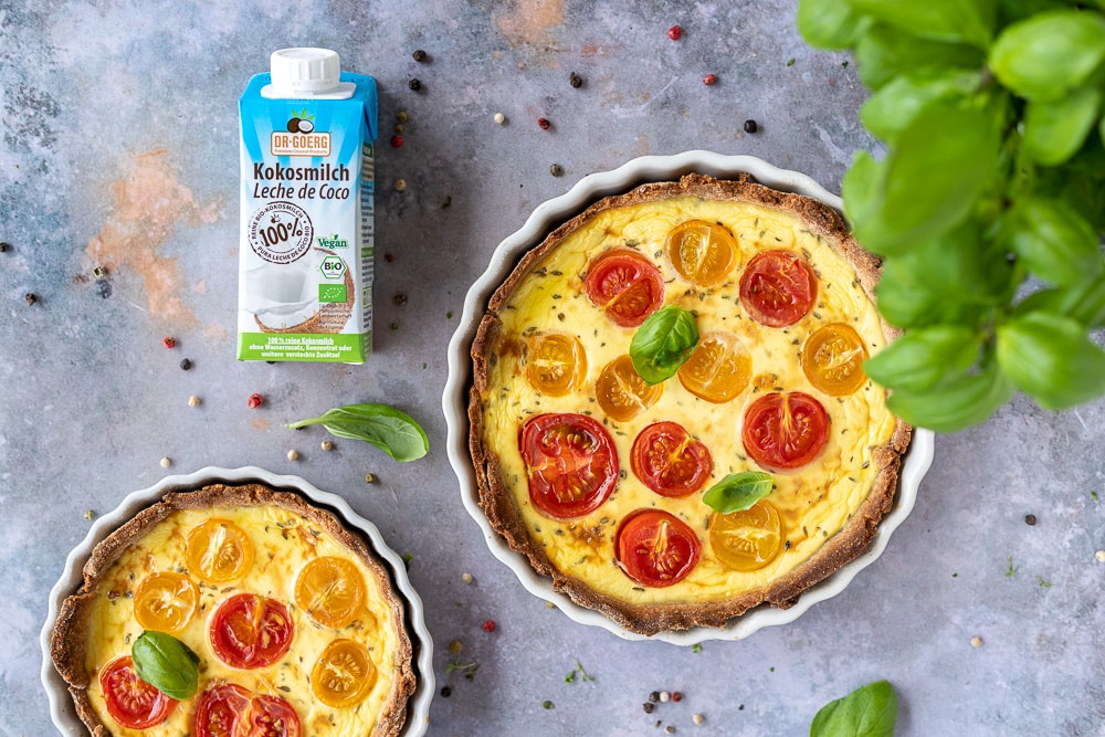 Low carb Quiche mit Tomaten & Basilikum