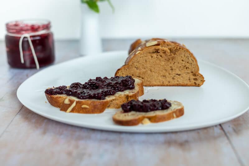 Zuckerfreier Dinkel Hefezopf | Gesunder Striezel für Ostern Zuckerfreier Dinkel Hefezopf | Gesunder Striezel für Ostern