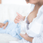 Muttermilch abpumpen: Gründe, Equipment und Tipps