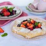 Low carb Galette mit Beeren ohne Zucker (glutenfrei)