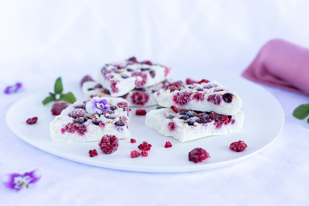 Zuckerfreie Frozen Joghurt Riegel mit Beeren | Froyo Bites