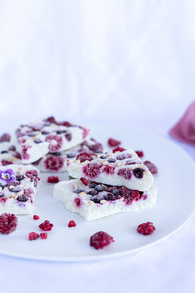 Zuckerfreie Frozen Joghurt Riegel mit Beeren | Froyo Bites