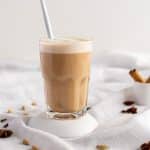 Veganer Chai Latte mit selbstgemachter Hafermilch (zuckerfrei)