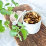 Veganes low carb Knusper Müsli aus der Pfanne (zuckerfrei & glutenfrei)