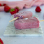 Zuckerfreies Erdbeer Eis am Stiel