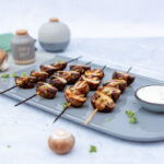 Pilz-Spieße vom Grill mit Knoblauchdip (low carb & glutenfrei)