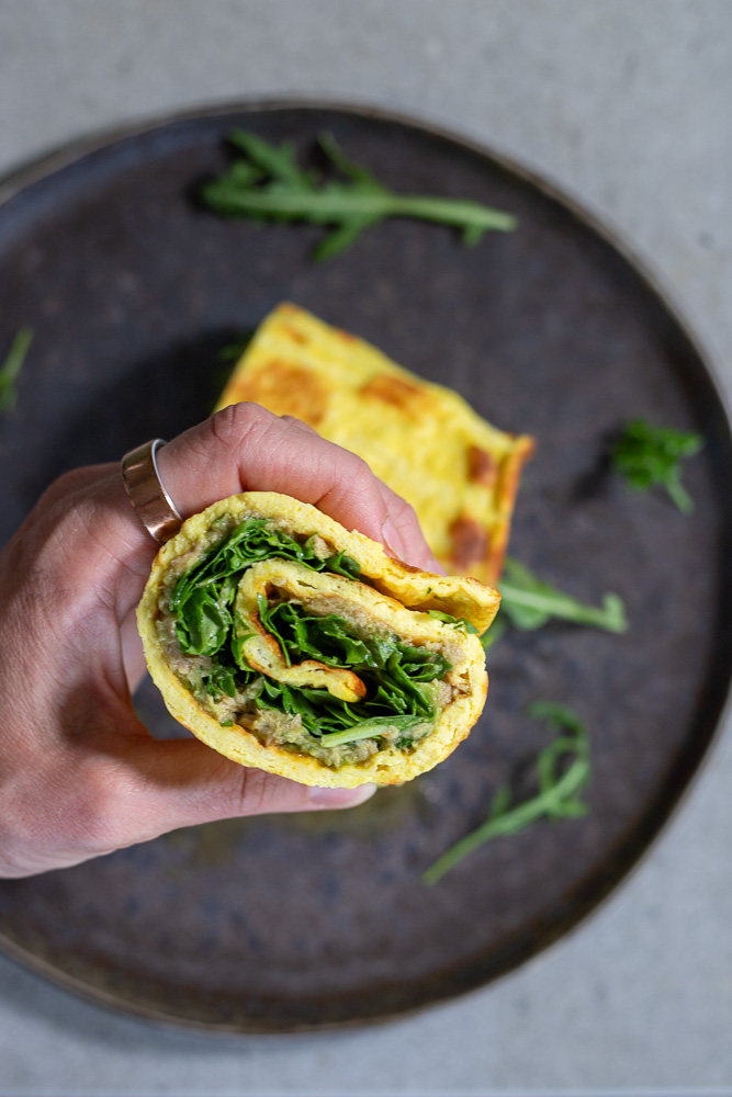 Low Carb Wrap mit Avocado-Thunfisch-Creme & Rucola
