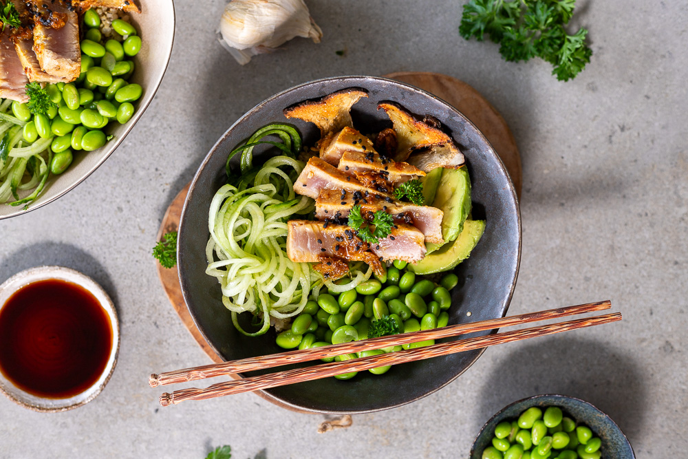 Asia-Thunfisch-Bowl (low carb & glutenfrei)